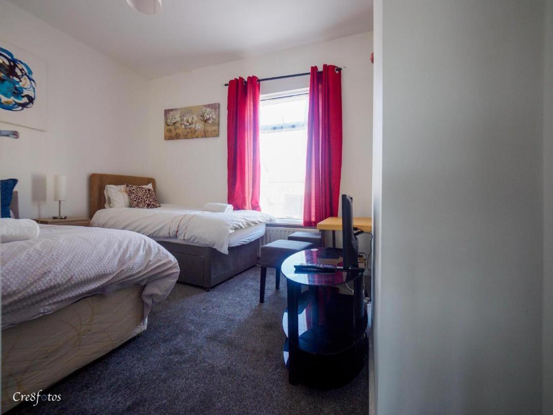 12 Cornwallis Lodge Family Room 2 Stoke-on-Trent Exterior foto