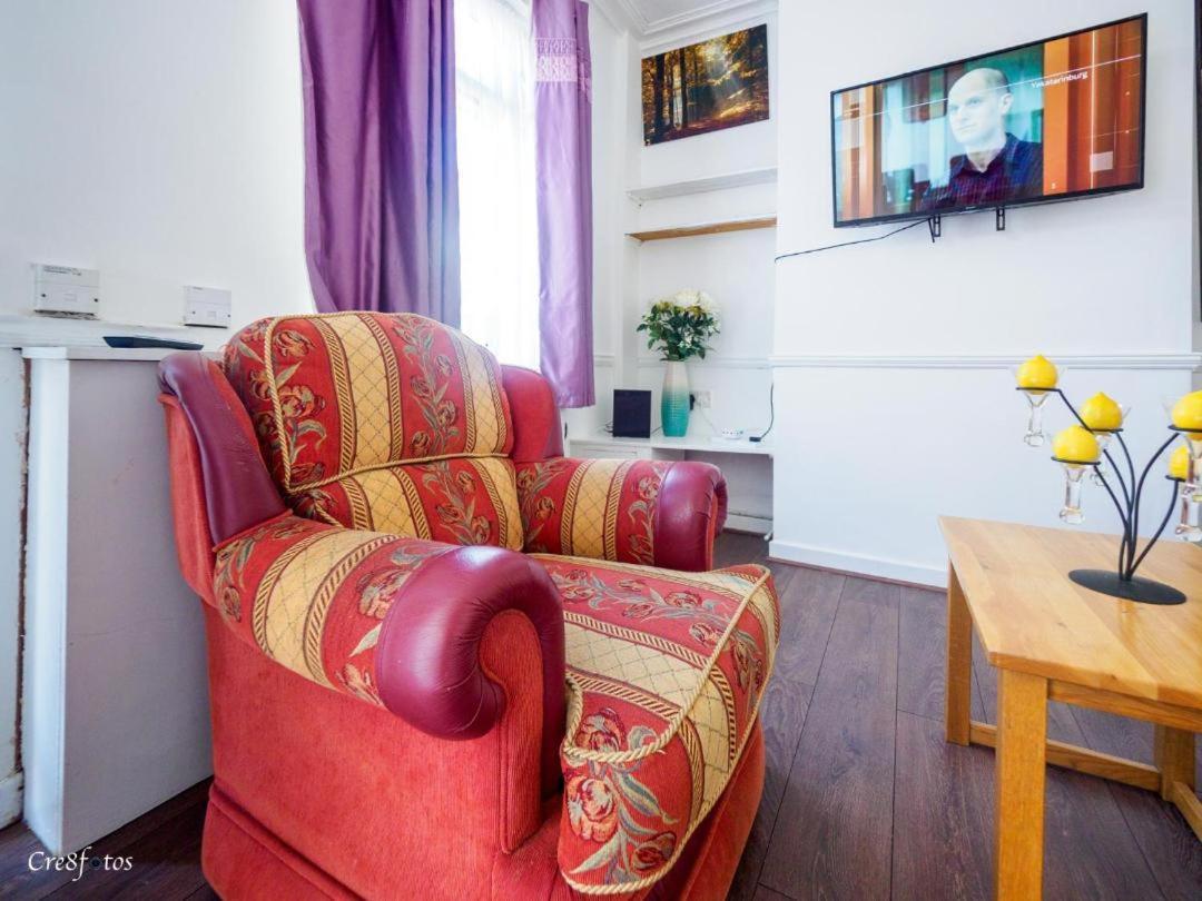 12 Cornwallis Lodge Family Room 2 Stoke-on-Trent Exterior foto